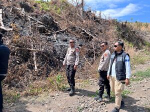 Waspada Kebakaran Hutan, Kapolres Soppeng Kunjungi Titik Api di Desa Pesse