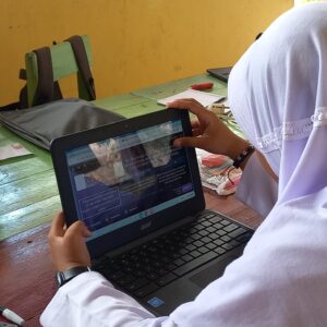 Mulai Pengalaman Belajar Inovatif, Murid SDN 18 Mangkawani Gunakan Platform Quizizz
