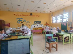 Pelaksanaan ANBK di SDN 18 Mangkawani Berlangsung Sukses