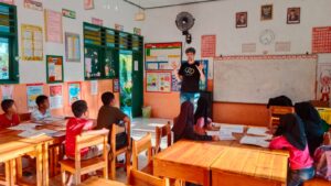 Tingkatkan Kemampuan Bahasa Inggris, Murid SDN 9 Mallanroe Ikuti Kursus Sobbi