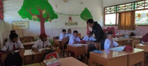 Suasana Belajar di SDN 14 Pangempannge, Guru PJOK Siapkan Siswa Masuki Semester 2