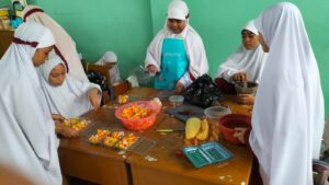 SDIT Ar Raihan Soppeng Ajarkan Kewirausahaan Rumahan Kepada Siswanya