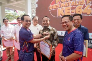 Menginspirasi, Andi Sudirman Raih Penghargaan dari Fakultas Teknik Unhas