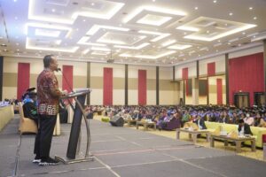 Andi Sudirman Hadiri Rapat Senat Terbuka Luar Biasa Universitas Kristen Indonesia Paulus Makassar
