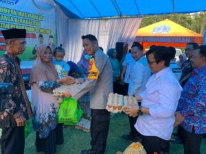 BAZNAS Bone Salurkan Paket Bergizi untuk Cegah Stunting