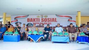 Kapolda Sulsel Gelar Bakti Sosial di Soppeng, Pererat Silaturahmi dan Tunjukkan Kepedulian