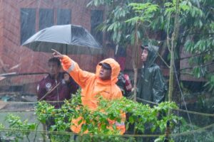 Bupati Soppeng Tinjau Lokasi Bencana Longsor Jelang Akhir Jabatan: “Kesejahteraan Warga Tetap Prioritas”
