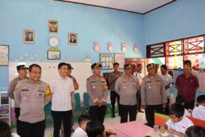 Kapolres Soppeng Hadiri Pelaksanaan Makan Bergizi Gratis di SDN 4 Kalenrunge