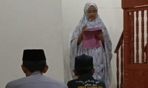 Siswi SDN 20 Totakka Soppeng Asah Keterampilan Public Speaking, Jadi MC di Malam Tarawih
