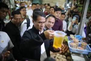 Sidak Di Pasar Gede Solo, Mentan Amran Temukan Minyak Kita Masih Belum Sesuai Takaran