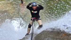 Sensasi Adrenalin di Canyoning Bone: Kadis Pariwisata Bone Jajal Langsung Keindahan Tersembunyi