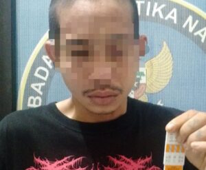 Satu Botol Enam Sachet, Jejak Anti Gores Terhenti di Tangan Petugas BNNP Sulsel