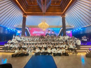 Orkestra Santri Al Ikhlas Ujung dan Paduan Suara Lintas Agama Kabupaten Bone Tampil Memukau di Puncak Hari Santri Nasional 2025