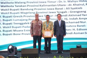 Bupati Bone Raih Apresiasi Pembina Proklim 2025 dari Menteri Lingkungan Hidup, Satu dari Dua Pemimpin Indonesia Timur