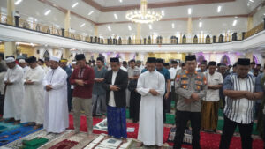 Wabup Sudirman Bungi Ajak Umat Jadikan Al-Qur’an Pedoman Hidup pada Peringatan Nuzulul Qur’an di Pinrang
