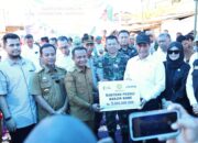 Ribuan Korban Banjir Bone Terima Bantuan, Mentan Amran Beri Bantuan Pribadi Rp1 Miliar