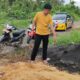 Warga Tonra geger temukan bayi baru lahir dibungkus sarung dalam kardus