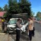 Kecelakaan Dramatis di Bone, Warga Bongkar Kabin Pick Up untuk Selamatkan Sopir