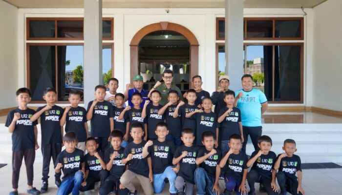 Sekda Lepas Tim Sepak Bola KU U-10 dan U-12, Pinrang Bidik Prestasi di Piala Presiden Sulsel