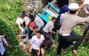 Hilang Kendali, Mikrolet Angkut Delapan Siswa SMP Terjun ke sungai di Soppeng, 5 Orang Terluka