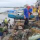 Jaga Wajah Pesisir Bone, Ratusan Personel Bersihkan Sampah di Tanggul Bajoe