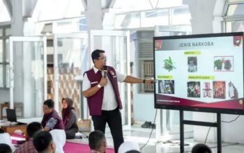 Satresnarkoba Polres Pinrang Tanamkan Semangat Anti Narkoba kepada Ratusan Siswa Baru SMAN 1 Pinrang