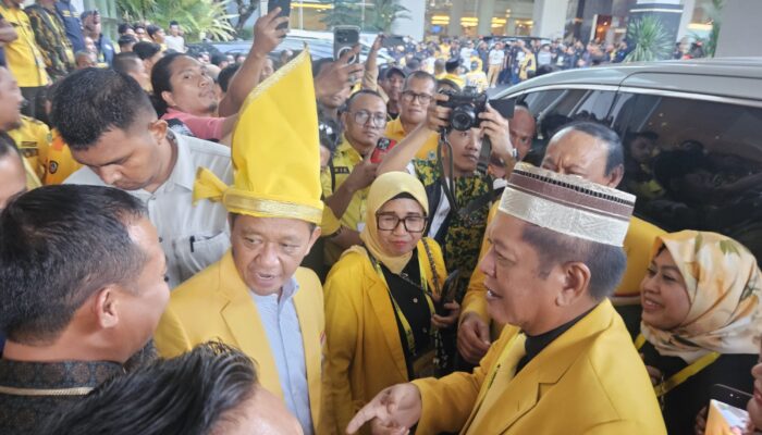 Bincang Serius Kaswadi Razak-Bahlil Lahadalia Jadi Momen Paling Disorot di Musda Golkar Sulsel