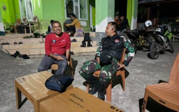 Dandim 1423 Soppeng Turun Langsung Padamkan Karhutla di Kelurahan Bila