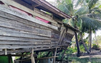 Rumah Nyaris Roboh, Ibu 51 Tahun di Bone Bertahan Bersama Anak-Anaknya dalam Ketakutan