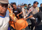 Nelayan Tippulue Ditemukan Meninggal Dunia di Perairan Cenrana, Keluarga Sambut Jenazah dengan Isak Tangis