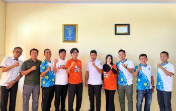 Kadis Lingkungan Hidup Aryadin Arif Lepas Atlet Ekshibisi Porprov Pickleball Soppeng ke Makassar