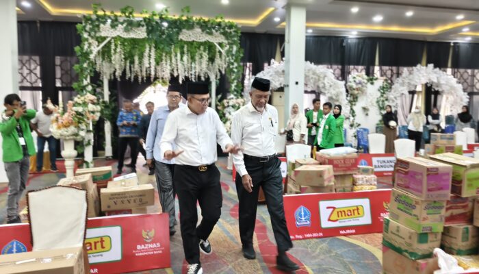 Wabup Bone Hadiri Penyaluran Zakat BAZNAS, Total Bantuan Januari-Oktober Capai Rp302,6 Juta