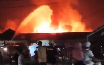 Breaking News, Pasar Batu-batu Soppeng Terbakar